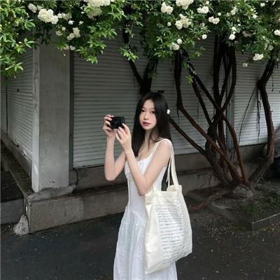 蔷花，红莲